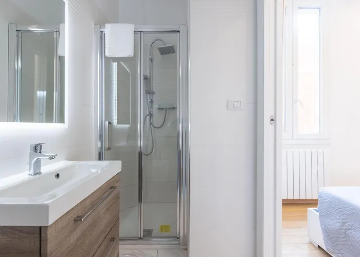 Garisenda, By Short Holidays * 볼로냐